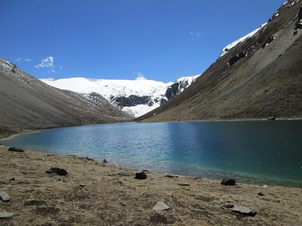 Jomolhari mountain and Soi Yaktsha Trek landscape — click to view image